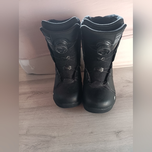 Snow board boots - Picture 1 of 4